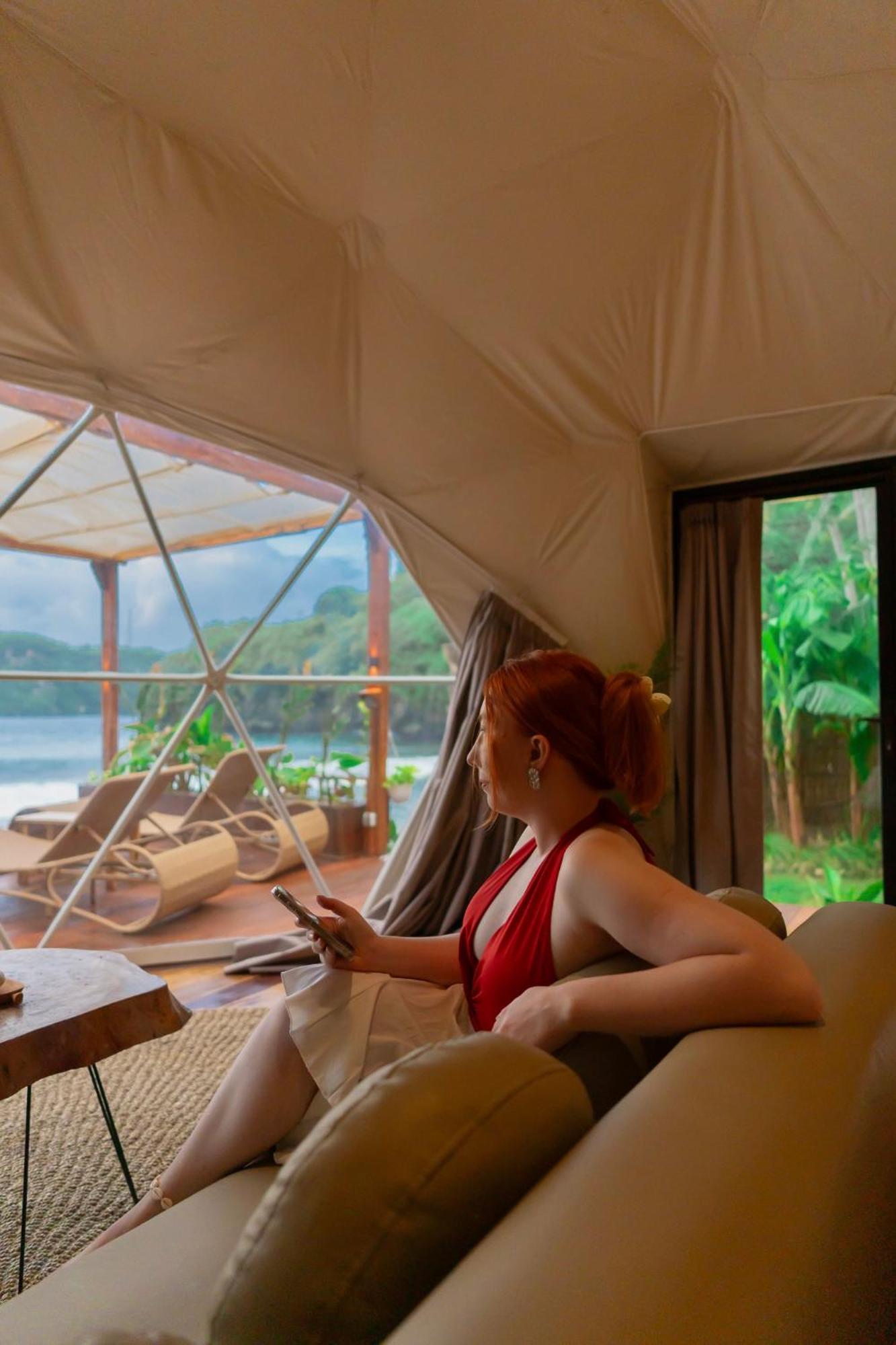 Beachfront Luxury Dome Villas - Gamat Bay Resort Нуса Пенида Экстерьер фото