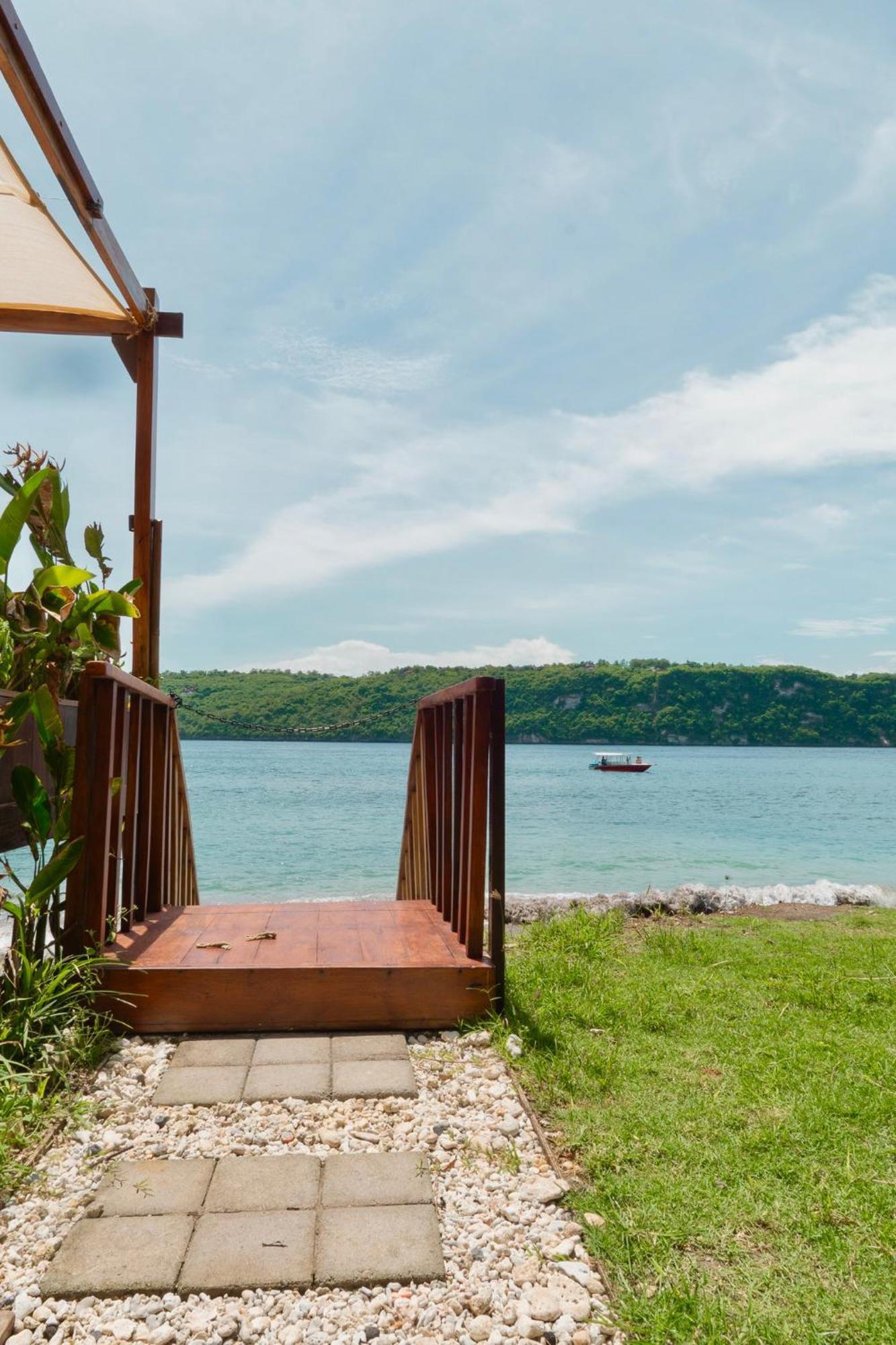 Beachfront Luxury Dome Villas - Gamat Bay Resort Нуса Пенида Экстерьер фото